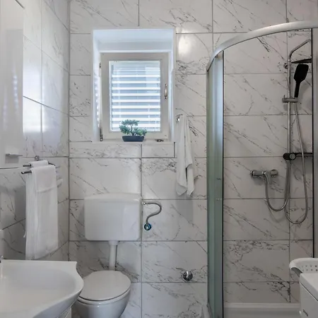 Floreani Apartment *