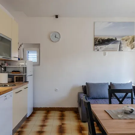 Floreani Apartment Vir