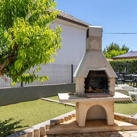 Floreani Apartment Vir