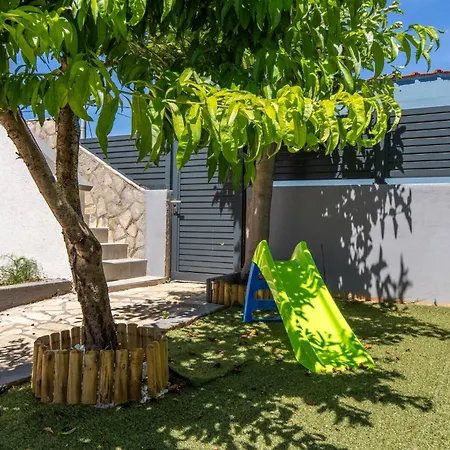 Floreani Apartment Vir